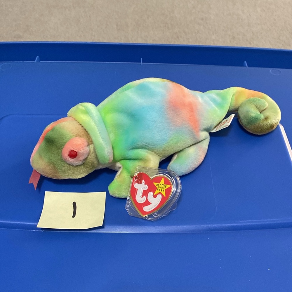 TY Beanie Baby, 1997 Retired, NWT, Rainbow the Iguana Plush